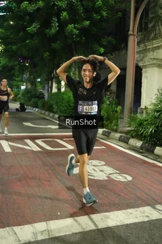 Runner Photo 4204241
