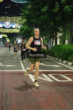 Runner Photo 4204256