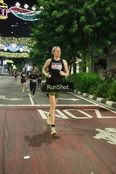 Runner Photo 4204268