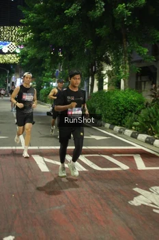 Runner Photo 4204301