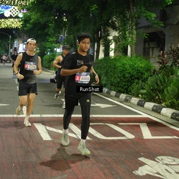 Runner Photo 4204306