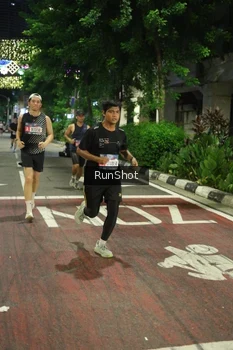 Runner Photo 4204317