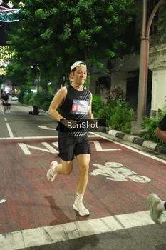 Runner Photo 4204338