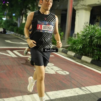Runner Photo 4204348