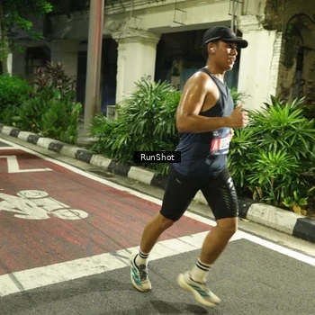 Runner Photo 4204374