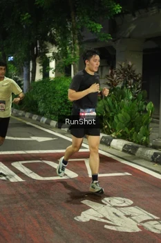 Runner Photo 4204383