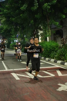 Runner Photo 4204512