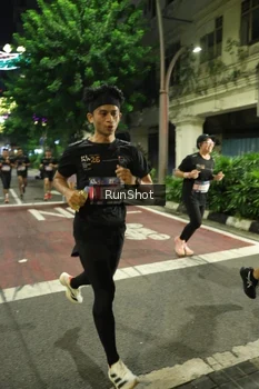 Runner Photo 4204535