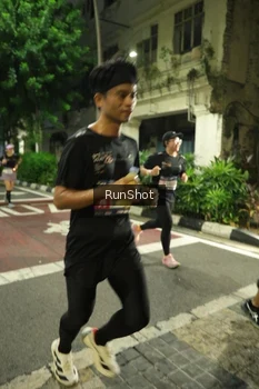 Runner Photo 4204540