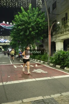Runner Photo 4204590