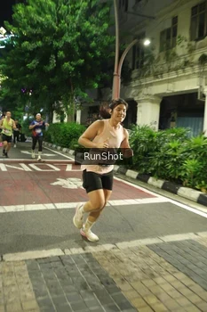 Runner Photo 4204603