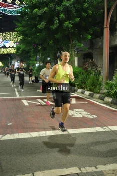 Runner Photo 4204630