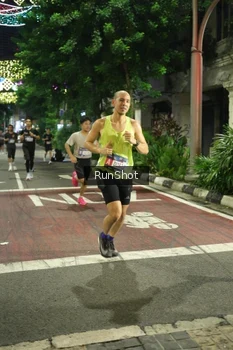 Runner Photo 4204635