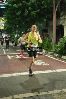 Runner Photo 4204636