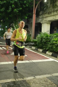 Runner Photo 4204638