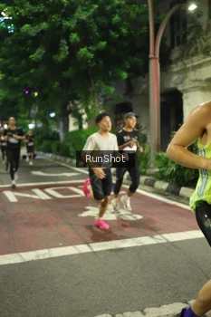 Runner Photo 4204640