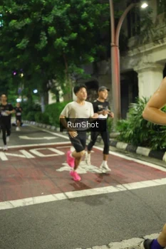 Runner Photo 4204643