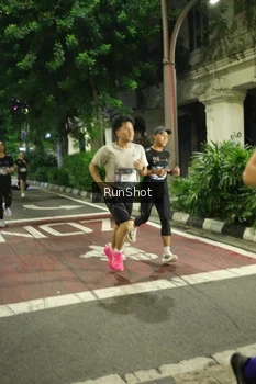 Runner Photo 4204645
