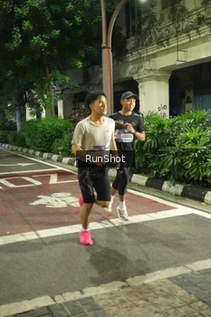Runner Photo 4204646