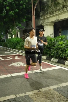 Runner Photo 4204647