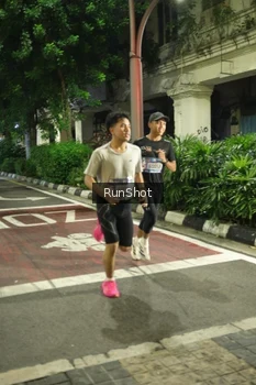 Runner Photo 4204648