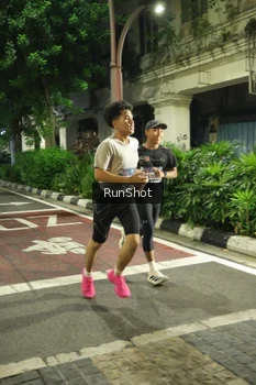 Runner Photo 4204649