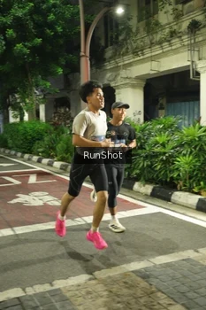 Runner Photo 4204650