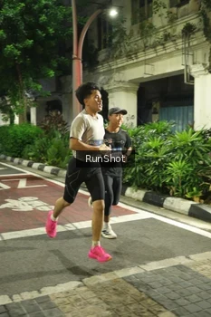 Runner Photo 4204652