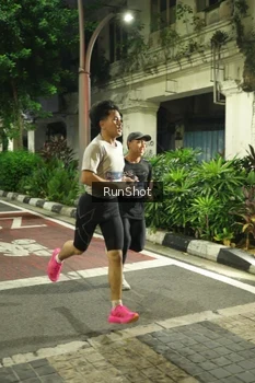 Runner Photo 4204654