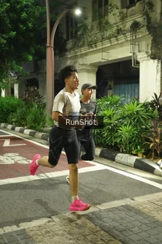 Runner Photo 4204655