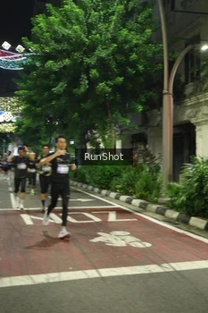 Runner Photo 4204657