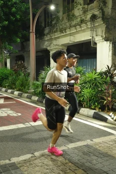 Runner Photo 4204658