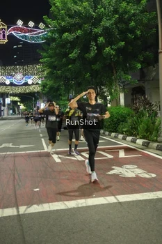 Runner Photo 4204661