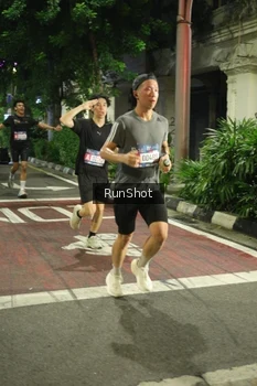 Runner Photo 4204748