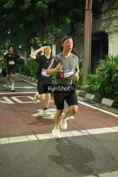 Runner Photo 4204775
