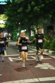 Runner Photo 4204779