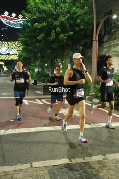Runner Photo 4204785