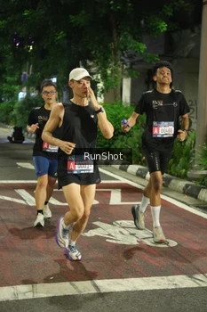Runner Photo 4204790