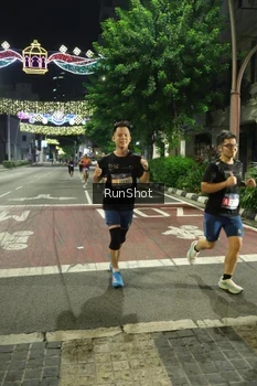 Runner Photo 4204792