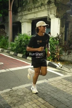 Runner Photo 4204896