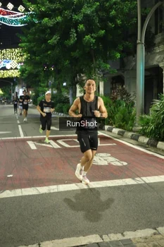Runner Photo 4204898