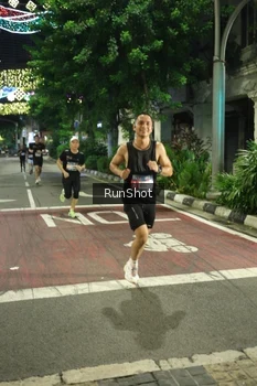Runner Photo 4204899