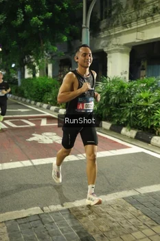 Runner Photo 4204905