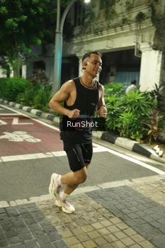 Runner Photo 4204914