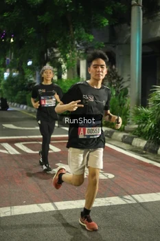Runner Photo 4204974