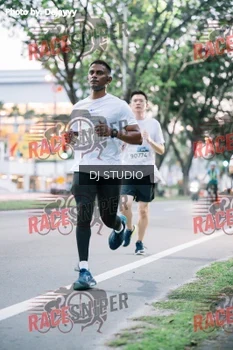Runner Photo 420500
