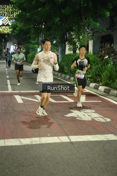 Runner Photo 4205061
