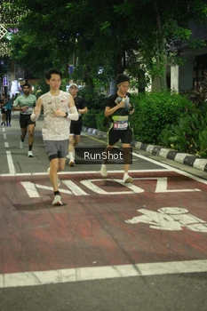 Runner Photo 4205062