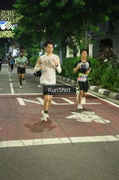 Runner Photo 4205063