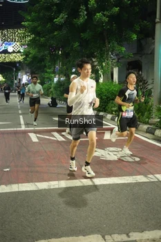 Runner Photo 4205068